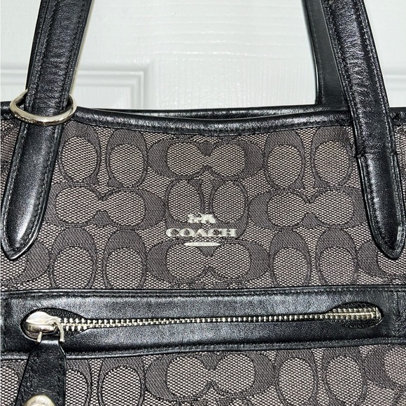 Coach Totebag - Picture 2 of 6